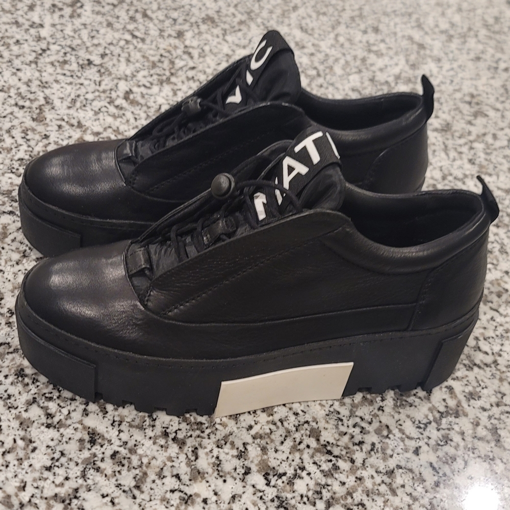 Vic Mattie Platform Sneakers w/ free lipstick set